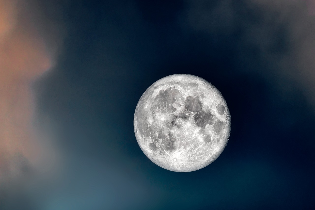 moon 6365467 1280