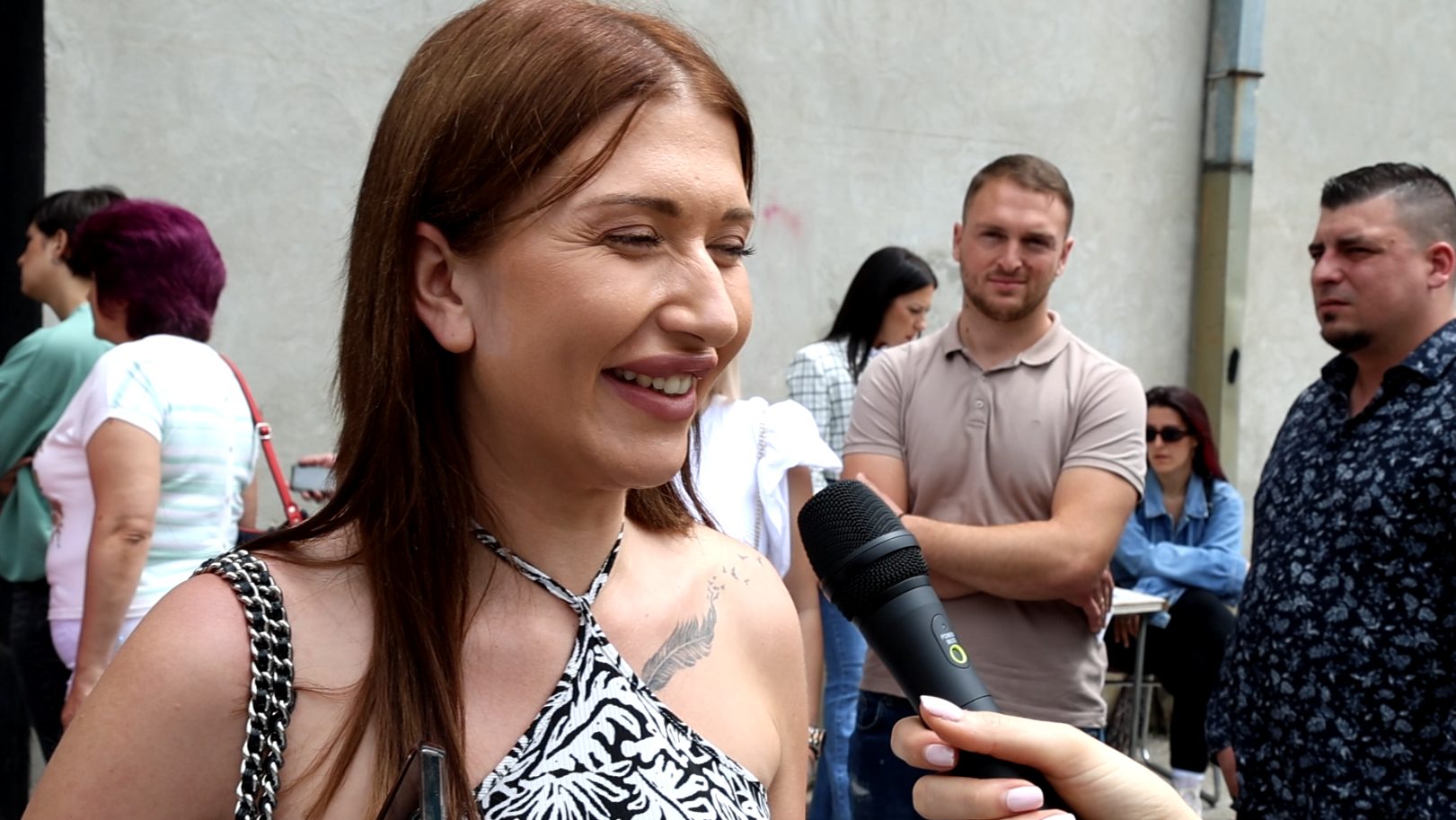 Najčudniji nastup na audiciji, takmičarka donela poklon Saši Popoviću, za Grand otkrila razlog: "Postigla sam šta sam htela" VIDEO 8 nataša alimpić audicija