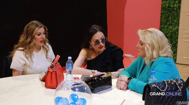 RASTE TENZIJA u "Zvezdama Granda": Ceca i Đorđe bodrili kandidate iza scene VIDEO 6 ziri