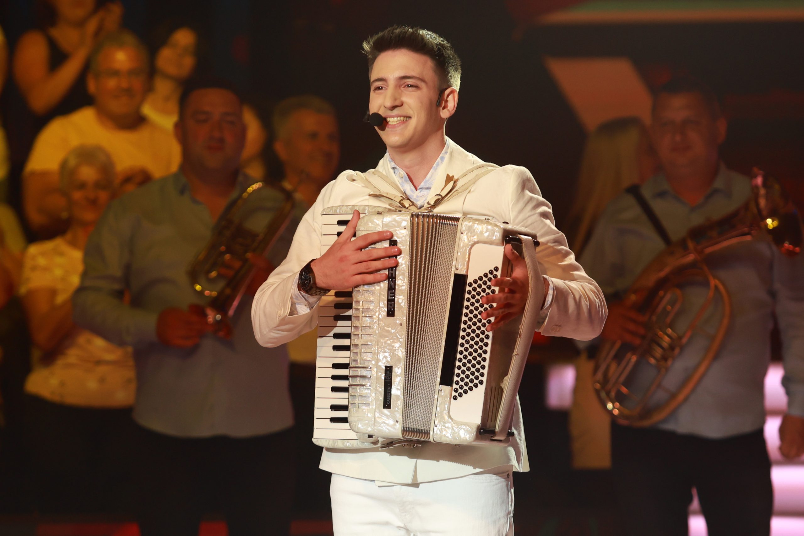 Dino Suljić priprema spektakl u Zenici nakon finala: "Čast mi je i zadovoljstvo što ću pevati pred svojim sugrađanima" 5 Dino Suljić koncert u Zenici