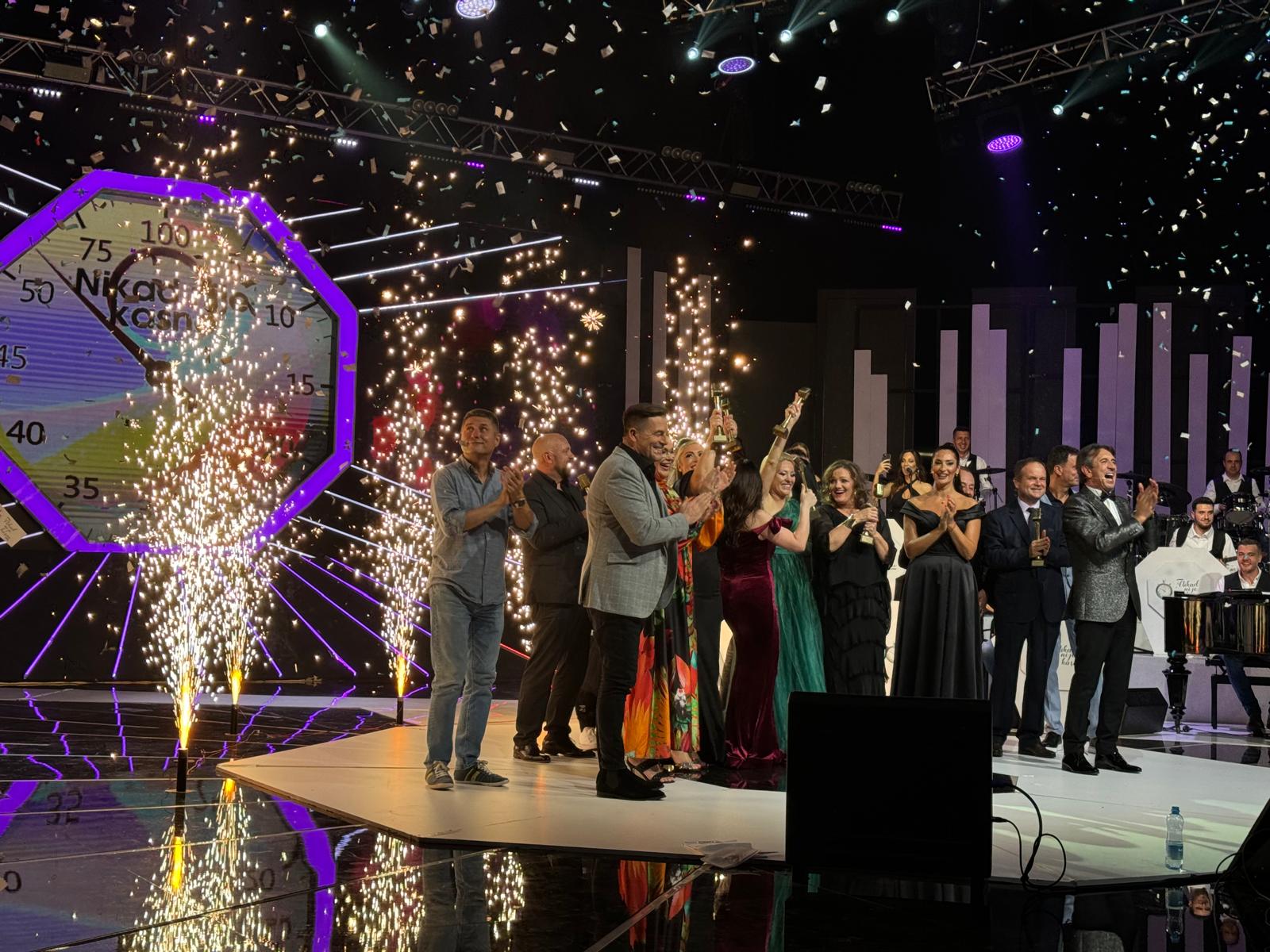 Uživo finale Nikad nije kasno: Najstarija pobednica otvorila veče, Žika Jakšić istrčao na scenu 33 IMG 20240624 WA0036