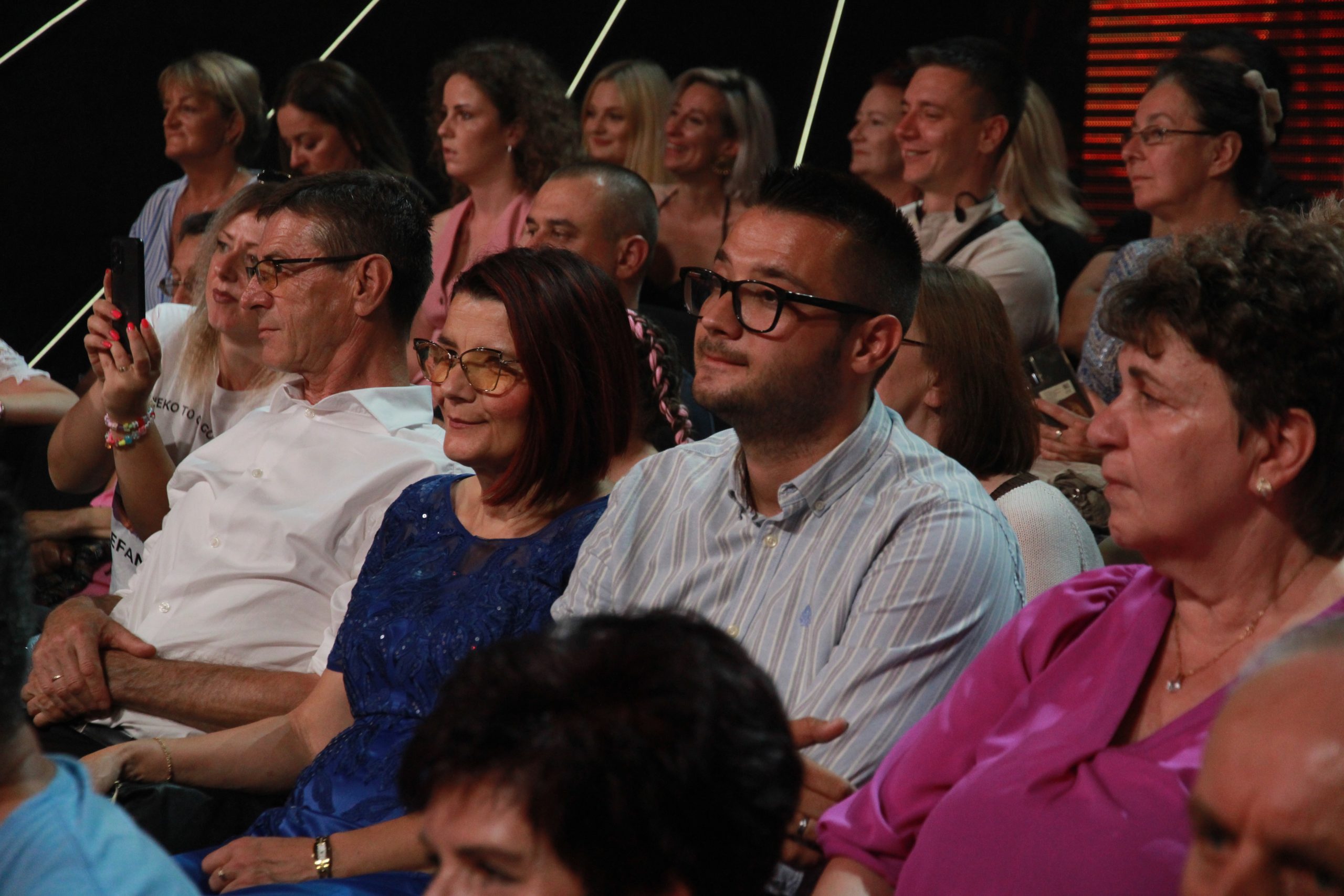 Šejla grcala u suzama, Miki Sekulovski se prvi put slomio na sceni: Pogledajte šta se sve dešavalo u finalu "Zvezda Granda" VIDEO 7 zvezde granda finale cela emisija