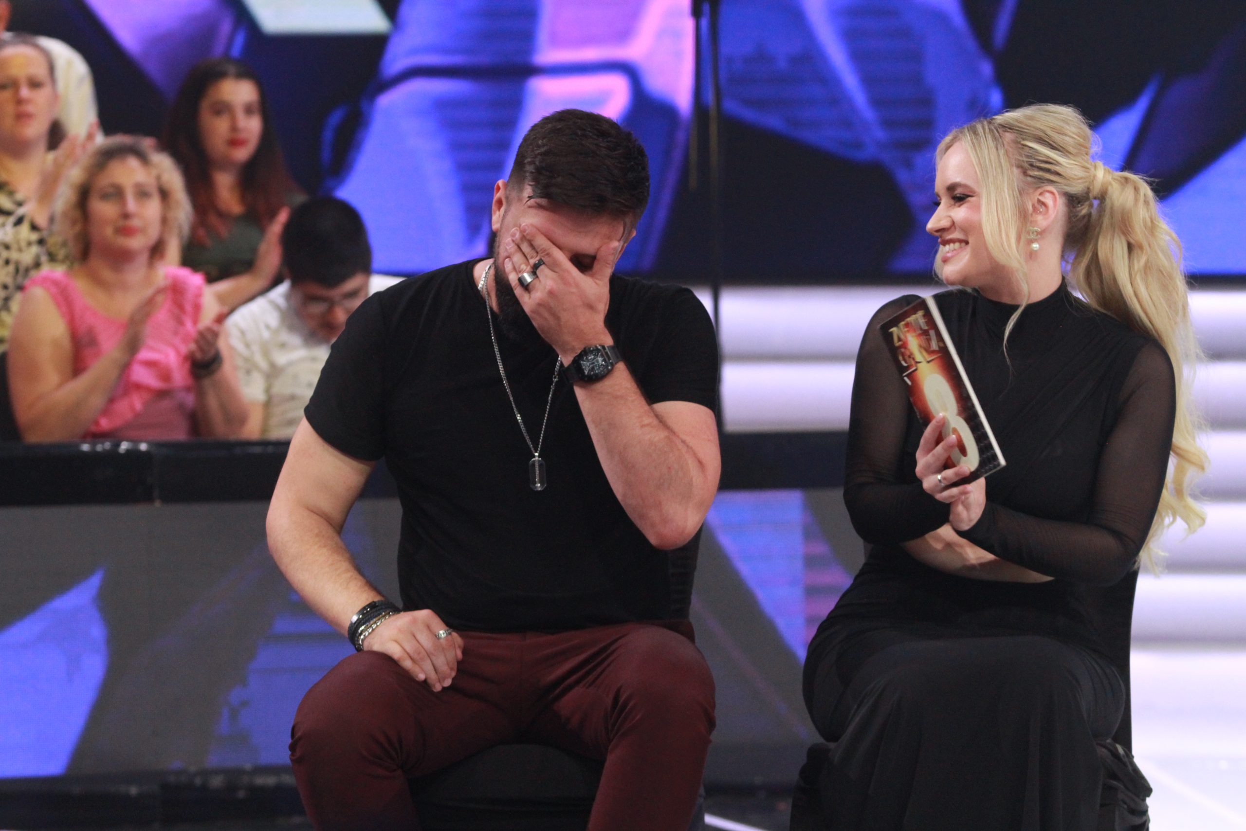 Šejla grcala u suzama, Miki Sekulovski se prvi put slomio na sceni: Pogledajte šta se sve dešavalo u finalu "Zvezda Granda" VIDEO 12 zvezde granda finale cela emisija