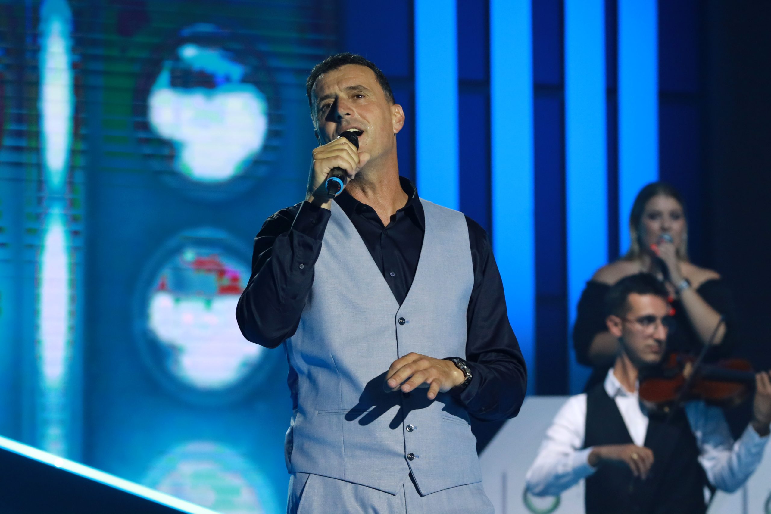 Uživo finale Nikad nije kasno: Najstarija pobednica otvorila veče, Žika Jakšić istrčao na scenu 24 MILOS RADIS SES 53 GOD. NEVESINJEok 5 1