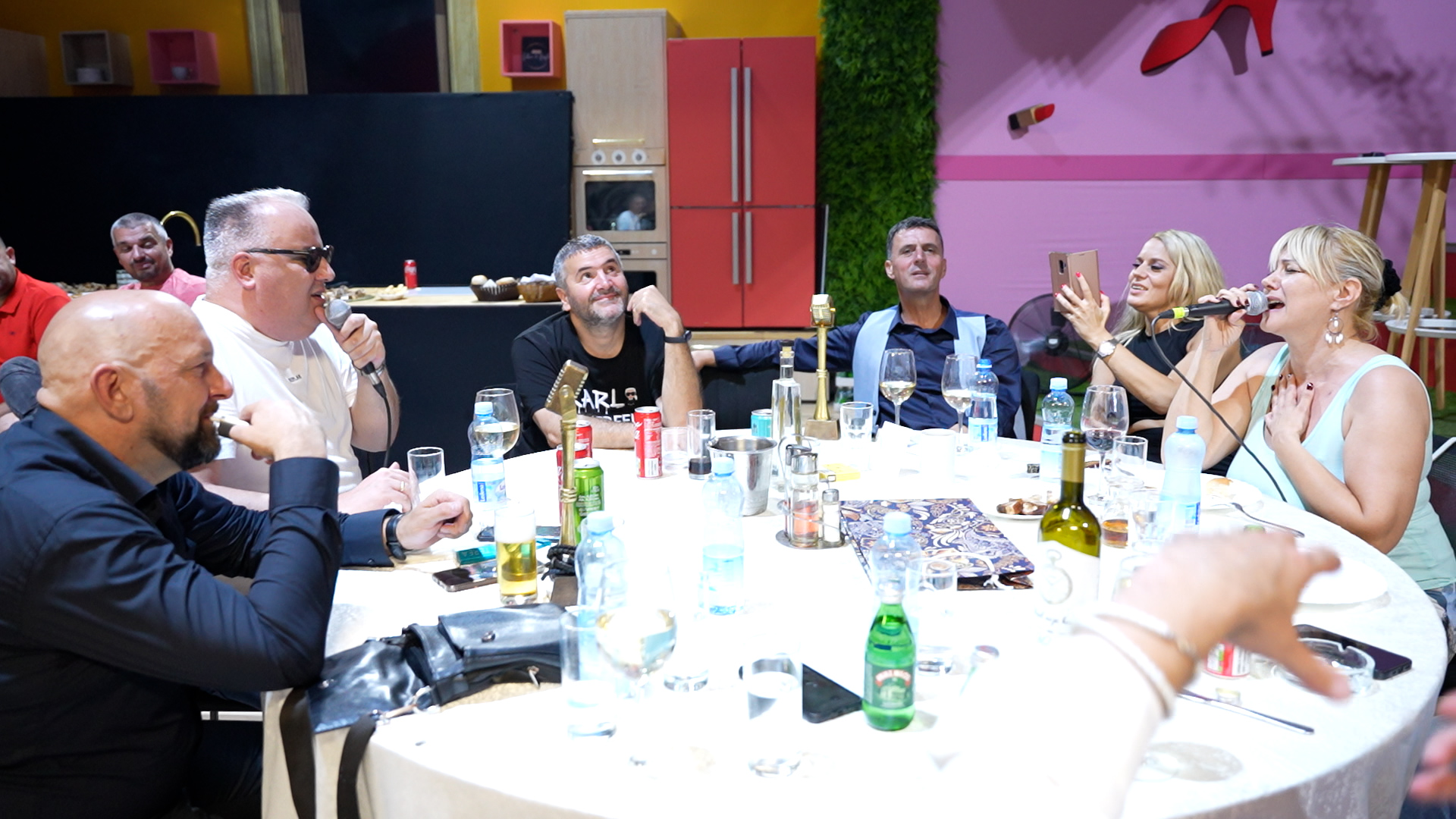 Žurka posle finala NNK: Dejan Matić iznenadio sve, finalisti zapevali sa njim VIDEO 7 nikad nije kasno žurka