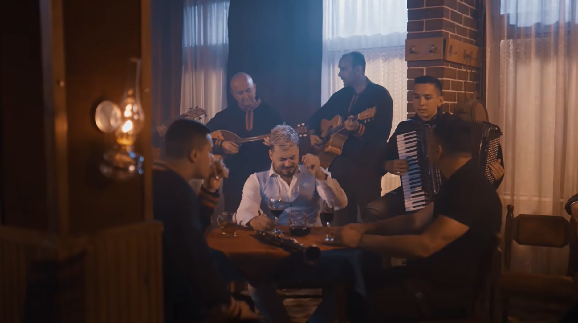 Zvezda Granda otvorila kafanu koja nije radila skoro 4 decenije: "Svi su plakali, tu je i Brena dolazila" 6 daniel trencovski kafana