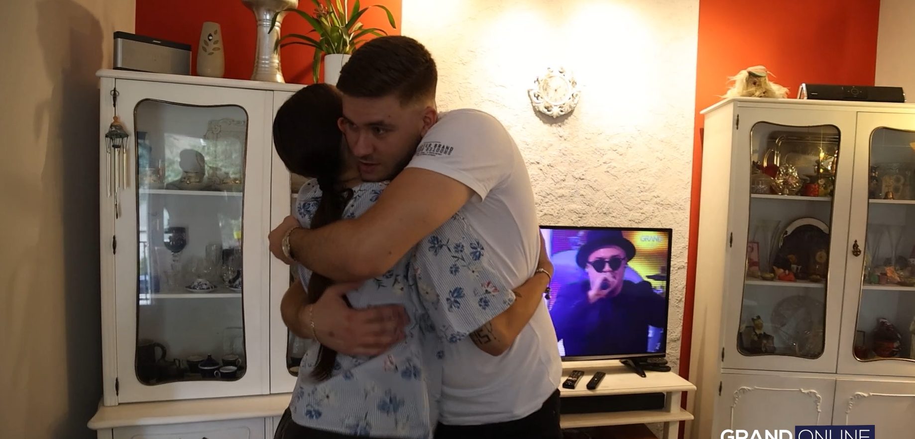 Zavirite u porodičnu kuću Petra Krekića zbog koje zastaju prolaznici (VIDEO) 8 Untitled 131