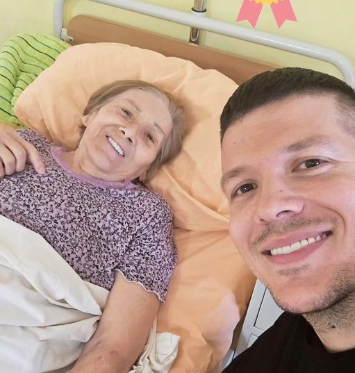 Majka Slobe Radanovića ponovo hospitalizovana: Pevač objavio sliku sa Draginjom iz bolničkog kreveta (FOTO) 7 Untitled 140