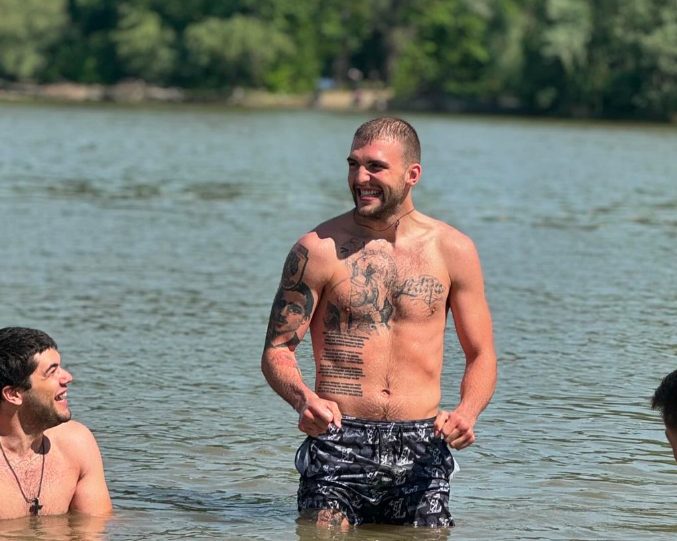 Krevetac Isaije Ražnatovića izgleda nestvarno: Veljko sve javno pokazao, takav nisu imali ni Željko, ni Krstan (FOTO) 5 Untitled 40