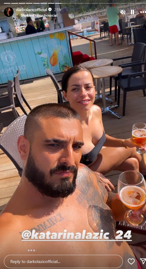 U jeku skandala oko mamine udaje, otkriveno šta radi Lazić: Pevač se ne odvaja od supruge 6 Untitled 77