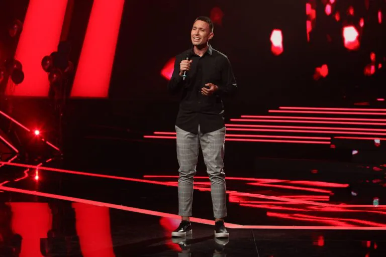 Pevač iz "Zvezda Granda" verio devojku na Ostrogu (VIDEO) 5 djordje djinovic 1