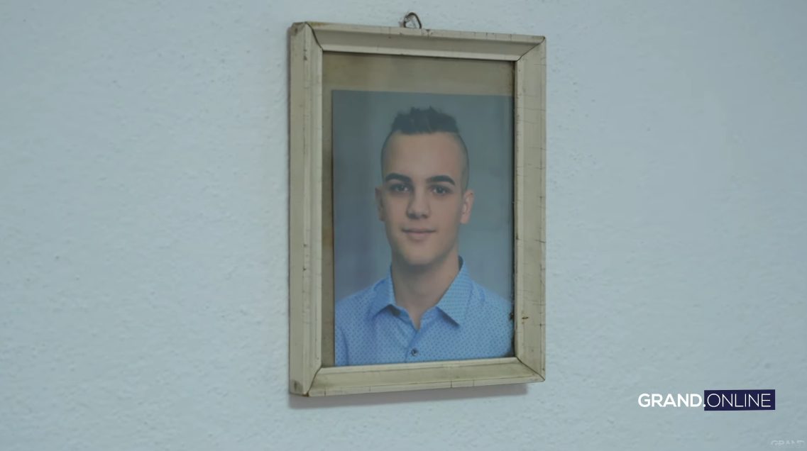 Inel Nukić raspevan otvorio vrata svog doma u Živinicama, a tek da čujete kakav je talenat njegova sestra VIDEO 9 kuća inela nukića živinice