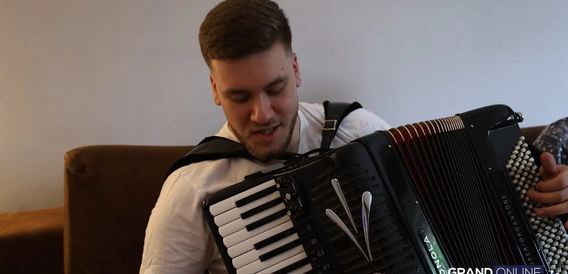 Zavirite u porodičnu kuću Petra Krekića zbog koje zastaju prolaznici (VIDEO) 10 image 19 2