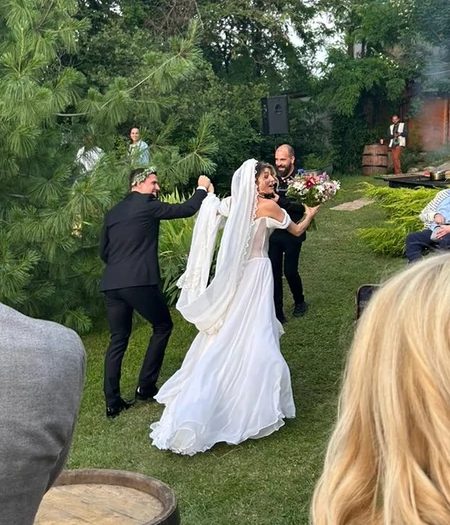 Glumica na ivici suza: Trudna Anđela Jovanović se javno obratila suprugu, ovo je razlog (FOTO) 6 image 8 14