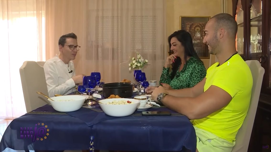 Naša pevačica živi u četvorospratnoj vili u Beogradu, sinu prepisala hotel (VIDEO) 13 rucak kod nele bijanic
