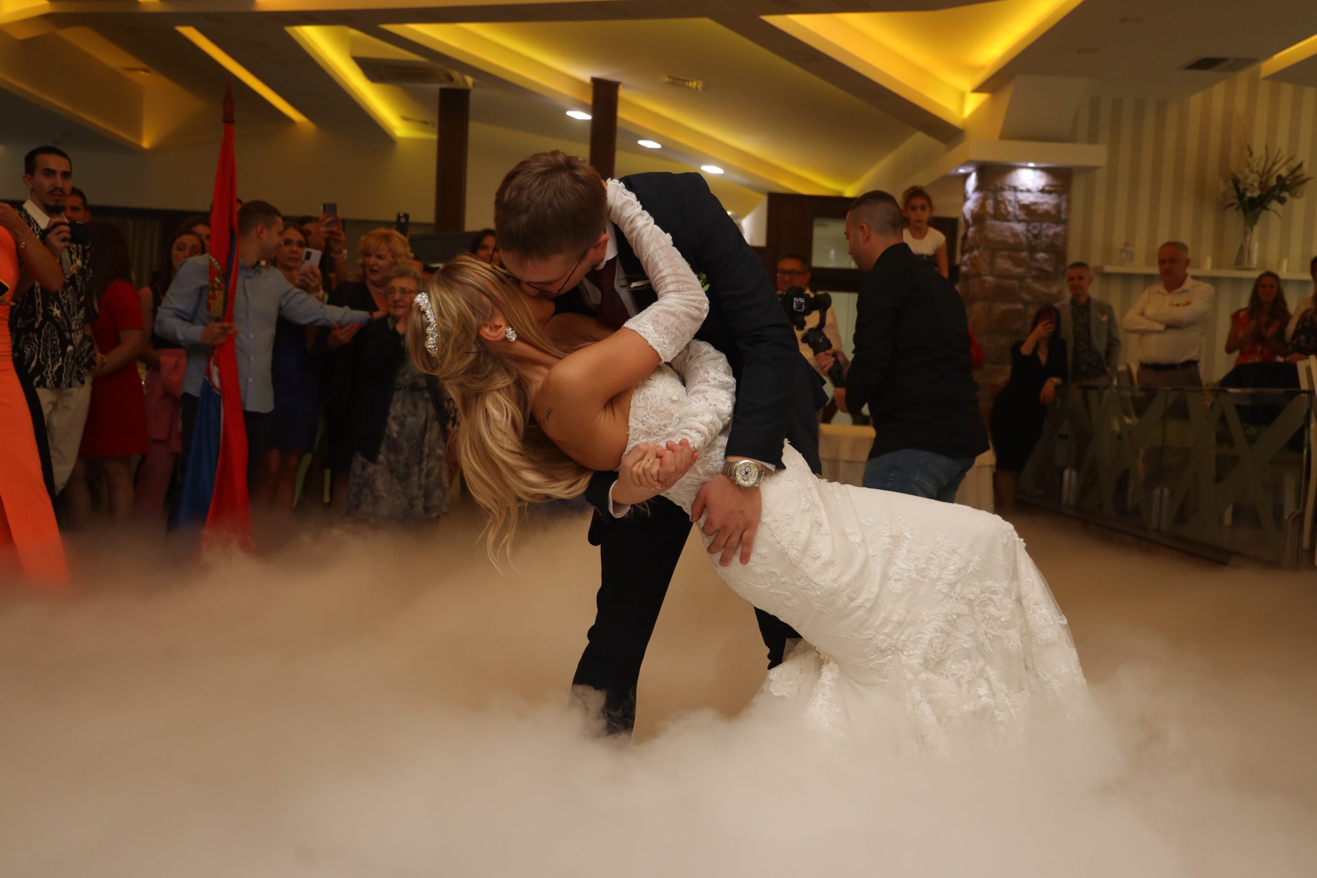 Top 10 pesama za prvi ples sa kojim nećete pogrešiti, jedna vam nikad ne bi pala na pamet 5 pesme za prvi ples
