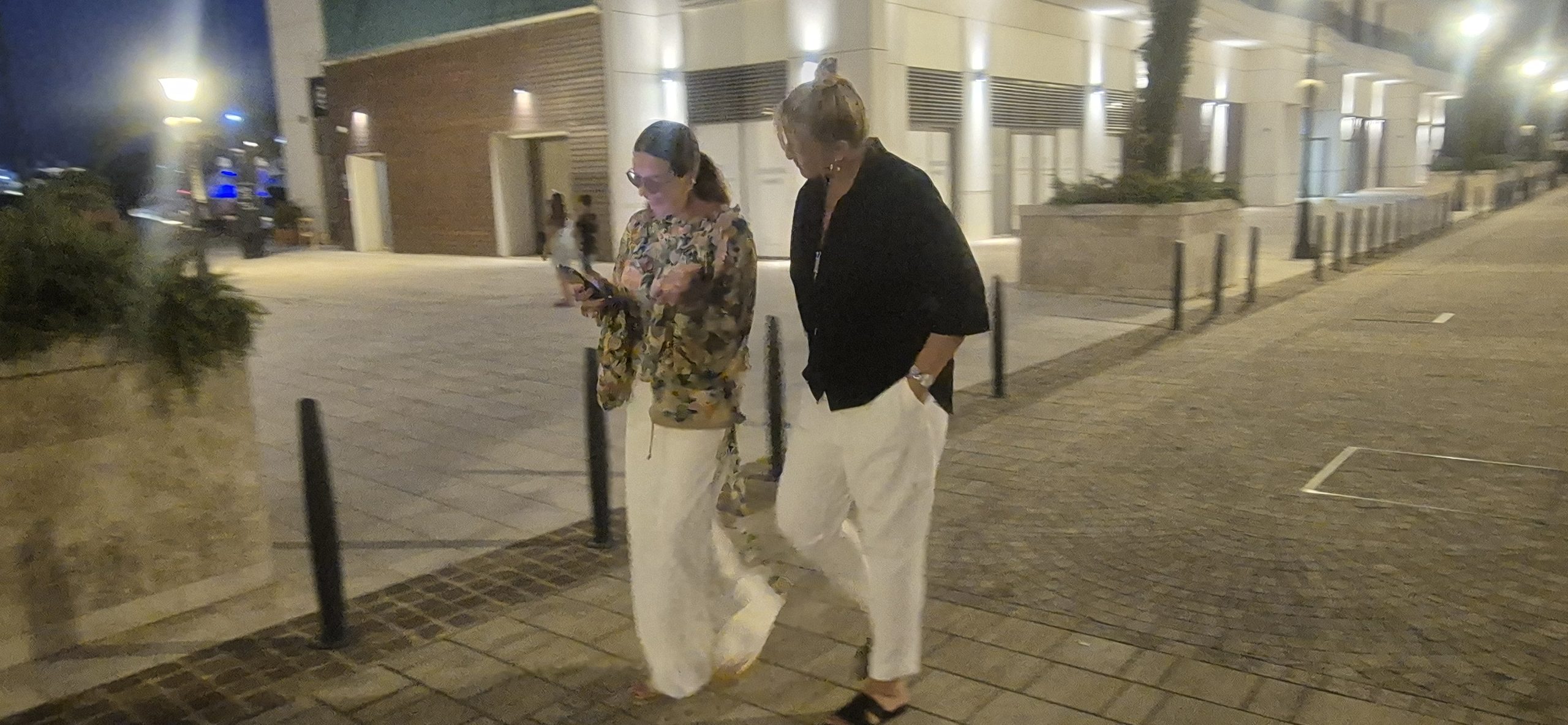 GRAND PAPARAZZO: Dragana Katić i Vesna Milanović uhvaćene u Portonovom bez šminke, merkale luksuznu nekretninu VIDEO 6 20240722 205516