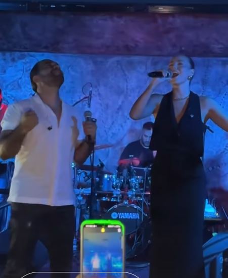 Zbog Džejle i Adila publika ronila suze: Ovakav spektal još nije viđen na nekom nastupu, sve pršti od emocija VIDEO 5 d ia