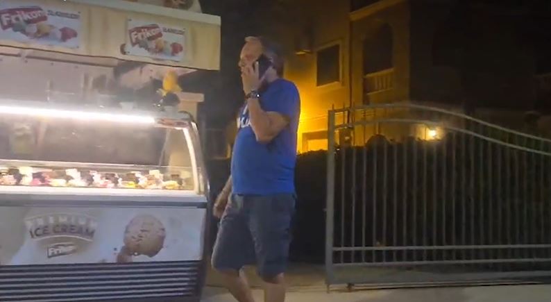 GRAND PAPARAZZO: Poznati glumac može sebi da priušti Maldive, a letuje u Baošićima (VIDEO) 7 hl