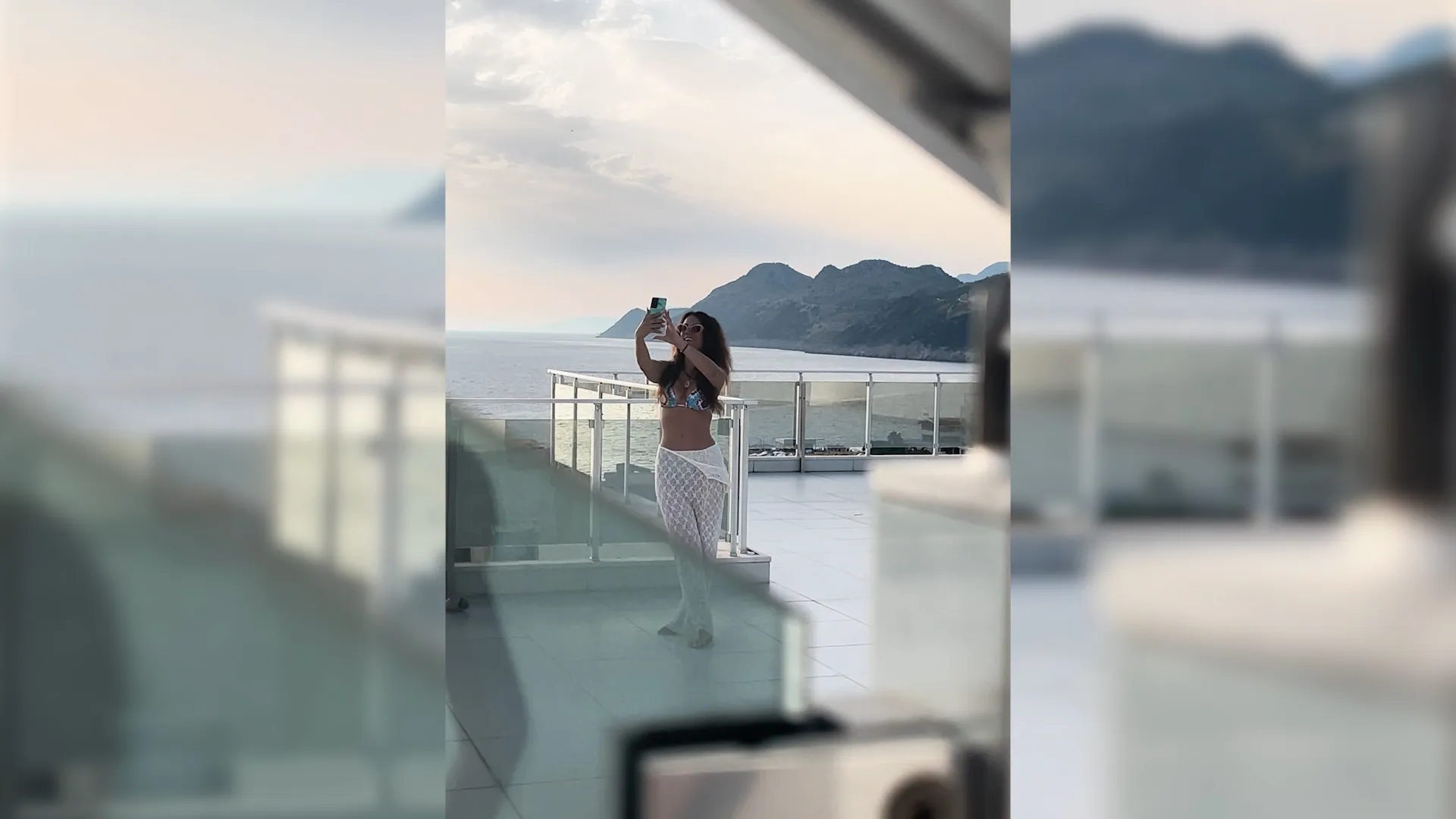 Naša pevačica ne posećuje gradske plaže u Crnoj Gori: Evo šta radi kad je sama, vrelije od ovoga ne može 5 Ova slika ima prazan alt atribut; ime njene datoteke je mirna-paparazzo.jpg