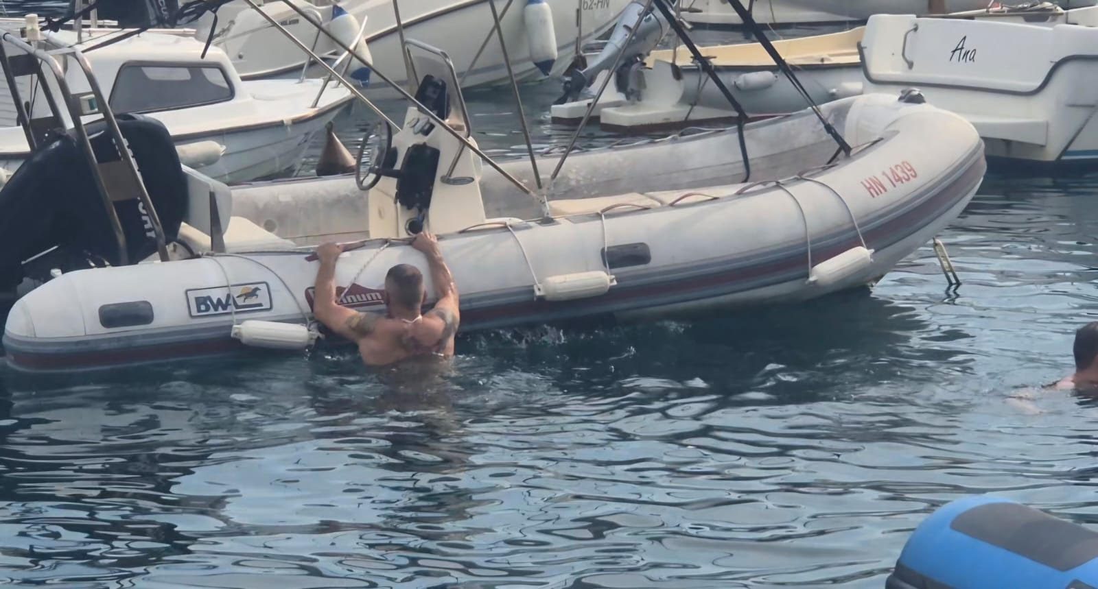 GRAND PAPARAZZO: Pevač živi na moru, a kupa se među brodovima (VIDEO) 8 image 17 19