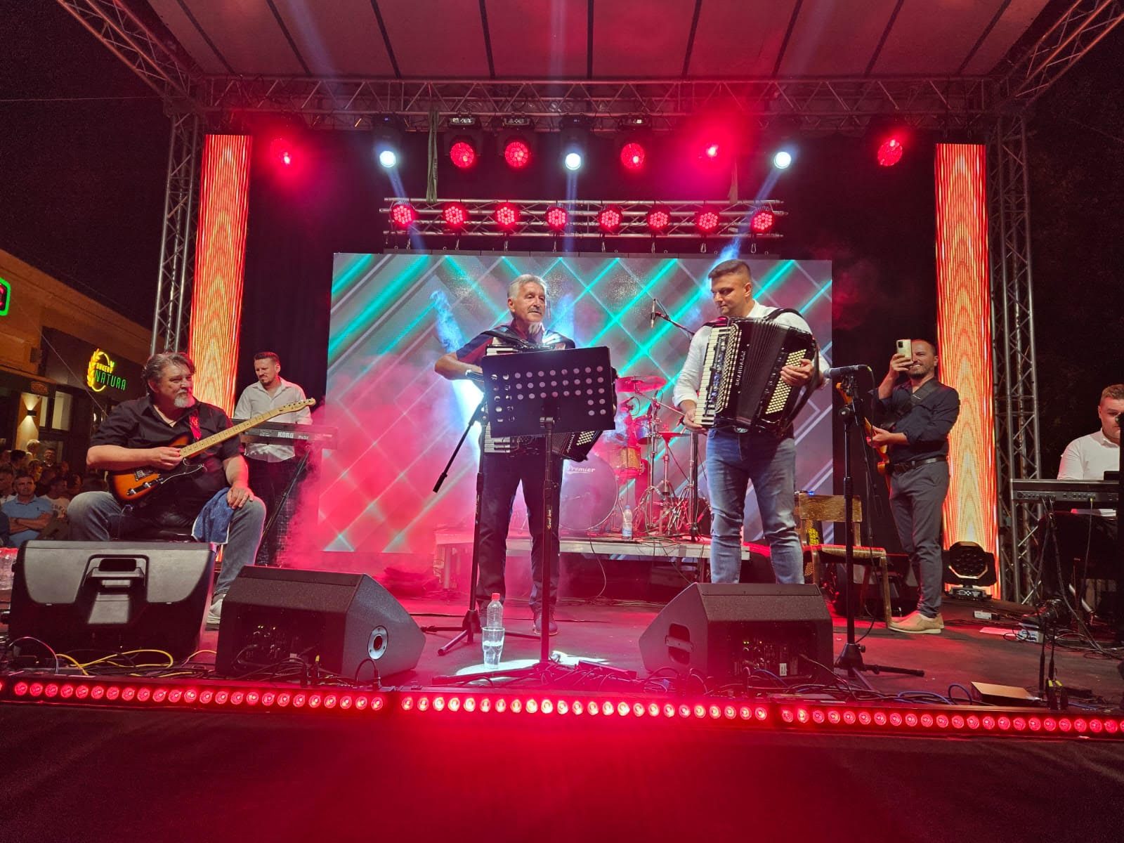 Delirijum u Visokom: Bosanac i Sidik zajedno na sceni, Bosna na nogama VIDEO 6 image 23 50