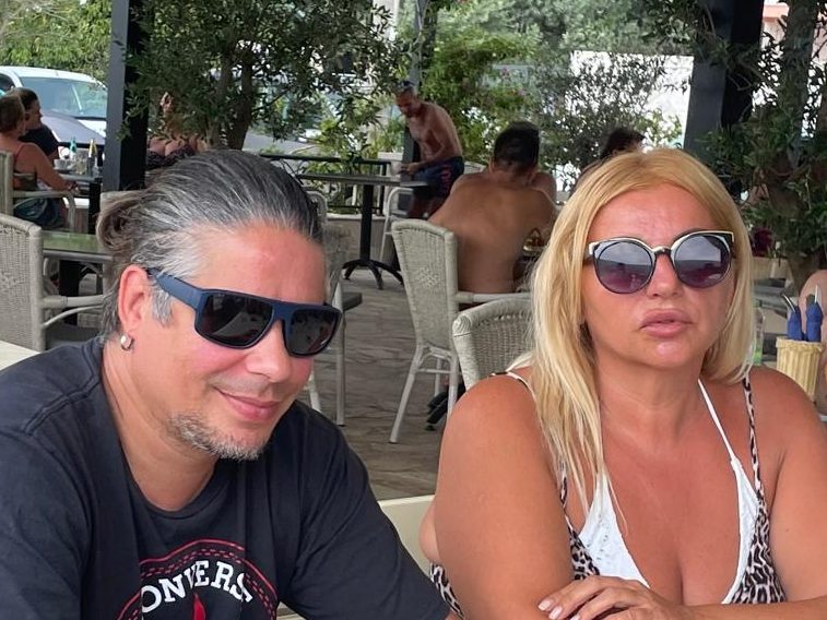 PAPARAZZO: Oliver Kostić uhvaćen sa suprugom na primorju VIDEO 9 image00002 1 edited