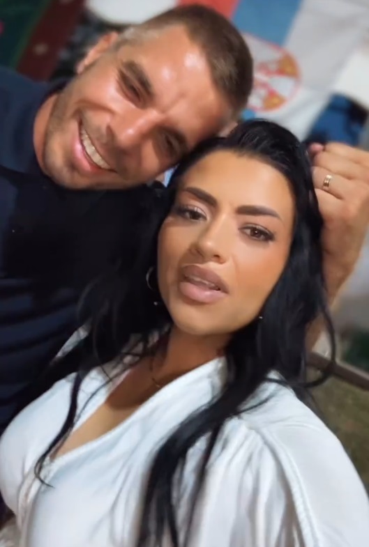 Mladenci na stolu, muzika na uvce, bakšiši samo padaju: Luda žurka drugog dana svadbe Marine Bogdanović (VIDEO) 5 marina 1