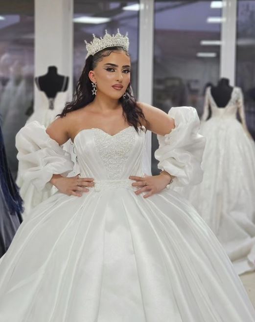 Udaje se Melisa Zijadić? Finalistkinja uhvaćena na probi venčanice, ne skida osmeh sa lica FOTO 7 udaje se melisa zijadić