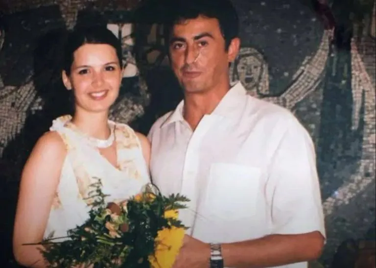 Kako izgleda lepa doktorka koja je zavela Voju Nedeljkovića? FOTO 10 ovo je žena voje nedeljkovića