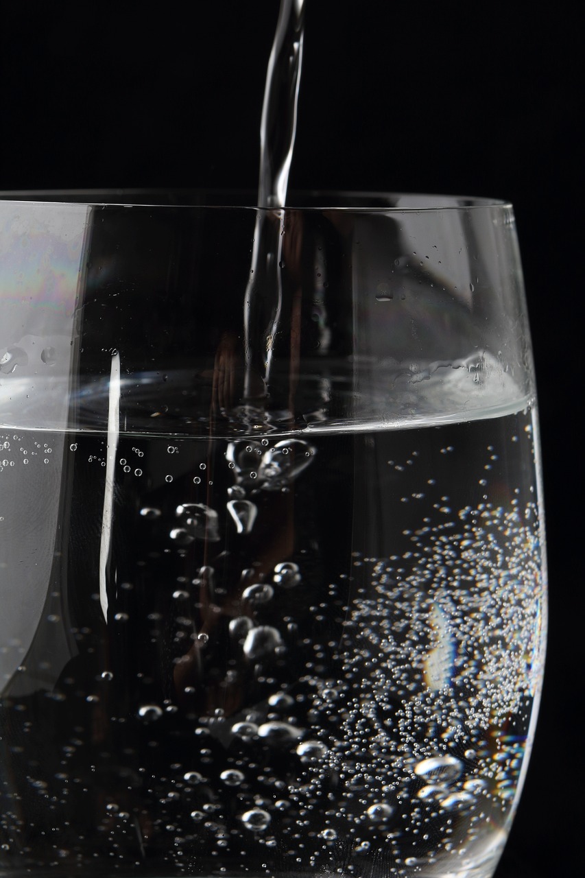 Jedan hormon je ključan: Evo kako gaziranom vodom možete doći do vitke linije 7 water glass 3971098 1280