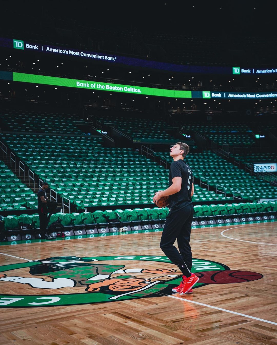 Sad se bori na Olimpijadi, a niko ne zna da krije tragičnu priču: Meštani CG progovorili o srpskom reprezentativcu 7 reprezentativac Nikola Jović