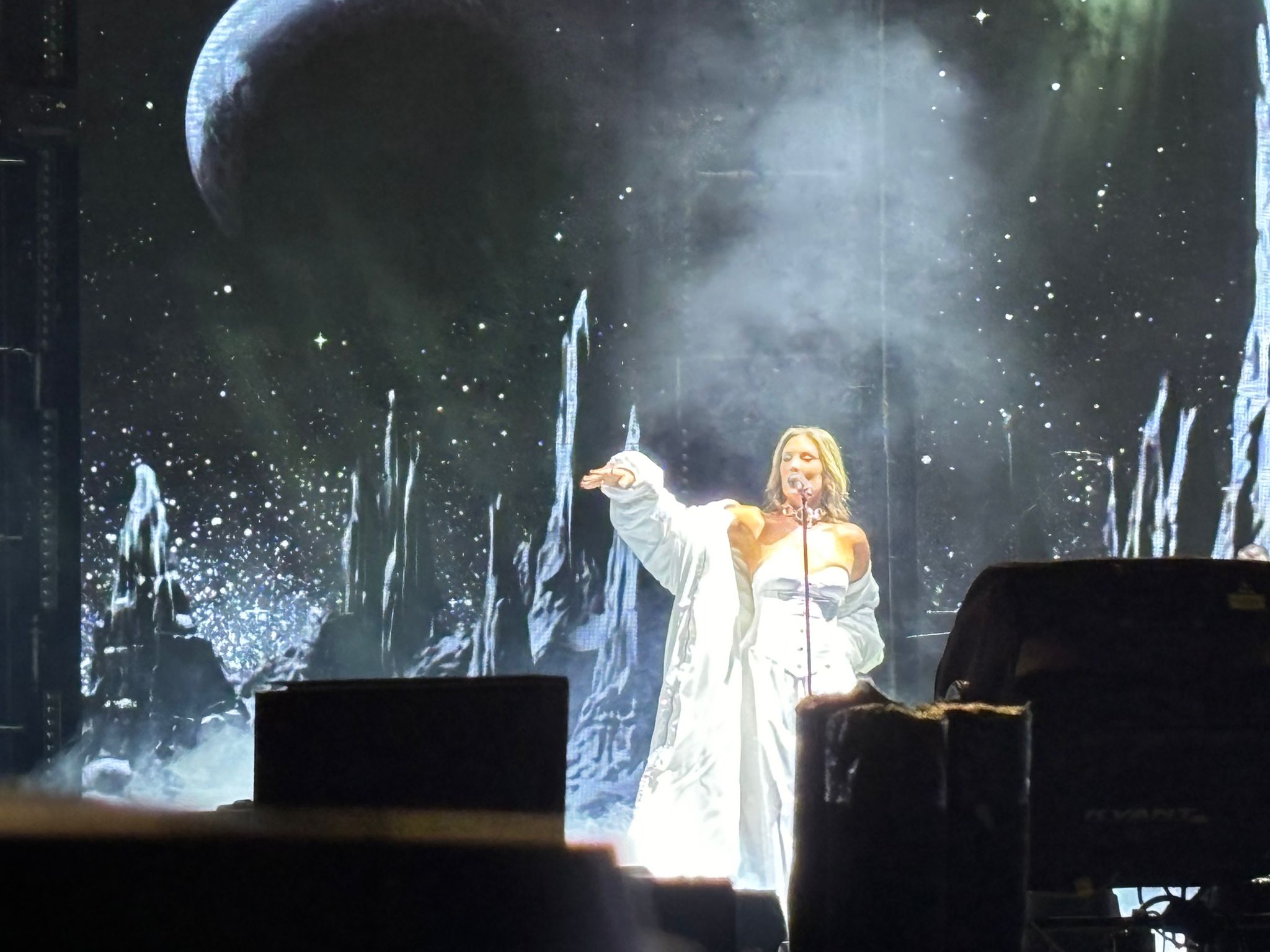 Senidah u belom započela koncert u Beogradu: "Sad ću verovatno pre svake pesme da počnem da cmizdrim" VIDEO 5 IMG 20240830 WA0010 1