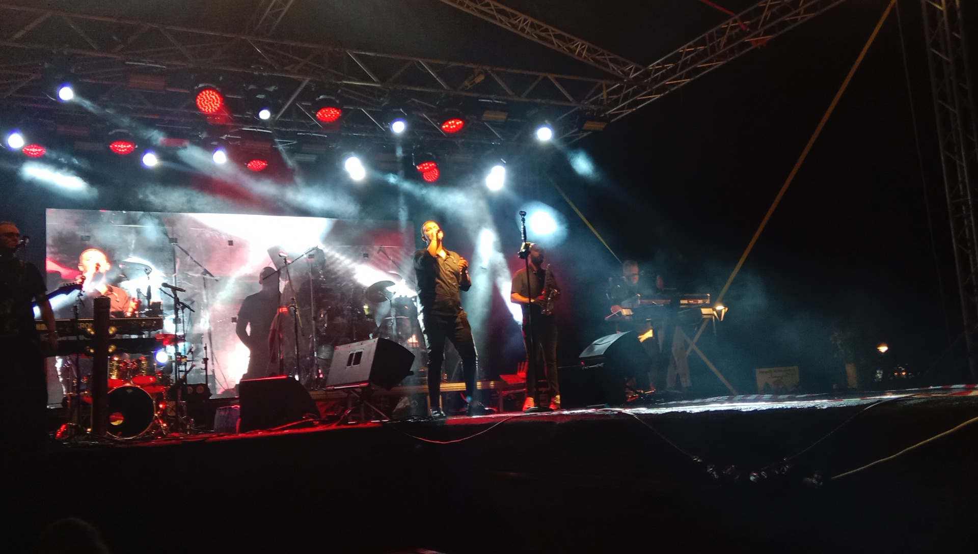 Kafana na Trgu usred leta: Uroš Živković napravio haos u Leskovcu (VIDEO) 7 IMG 20240829 225851