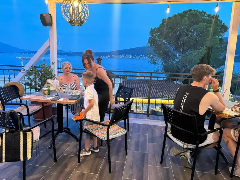 Grand na moru sa Senkom Panić, pevačica nakon razvoda ne skida osmeh: "Dešava se svašta" VIDEO 8 senka panić letovanje