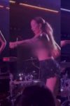 Bujno poprsje jače od haljine: Tei Tairović ispale grudi, kamere sve snimile (VIDEO) 2 ipiccy image 22 1