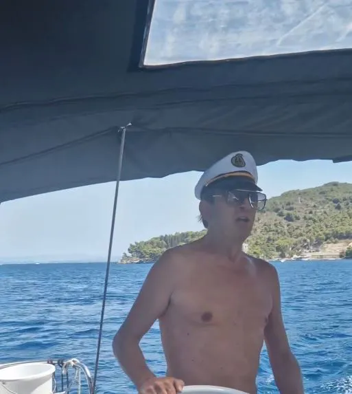 Žika Jakšić i Boba Živojinović uhvaćeni na jahti: "Teško je, al' izdržaćemo" 6 žika jakšić na moru