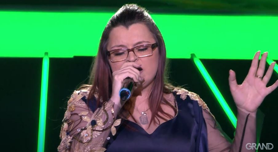 Pevačicu napustila majka zbog sina jedinca, očuh preuzeo brigu o njoj: "Ja sam za njih niko" 4 ziv ras