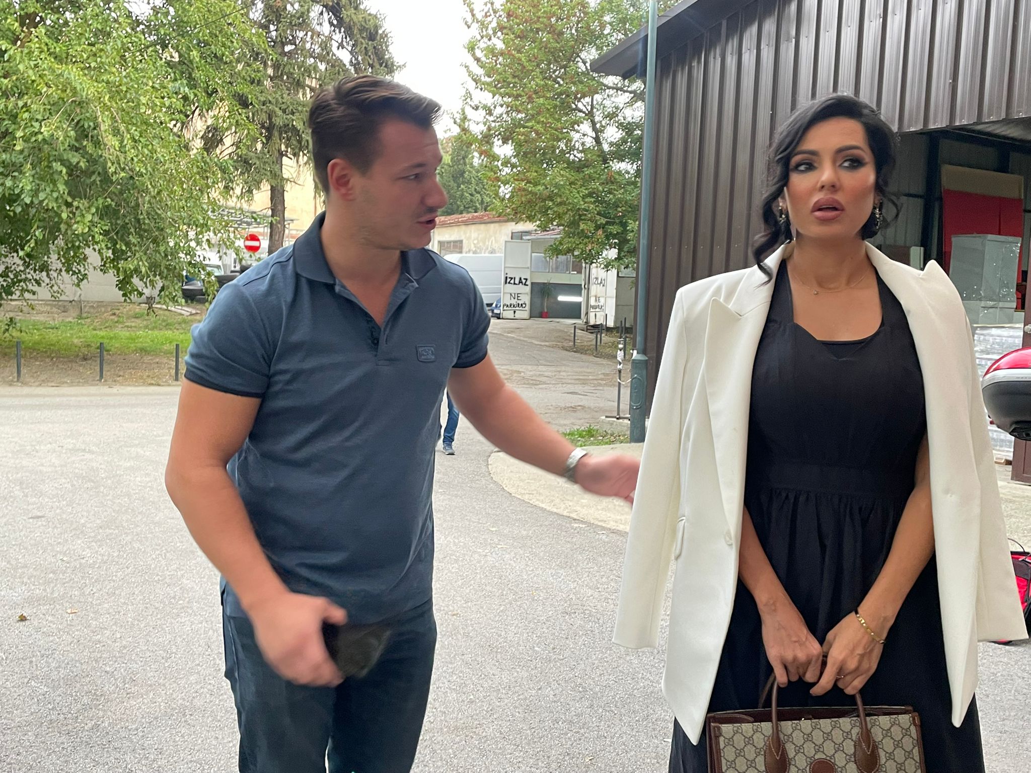 Tanja Savić stigla sa dečkom u Grand, pogledajte šta rade kad misle da ih kamere ne snimaju (VIDEO) 5 tanja savić sa dečkom