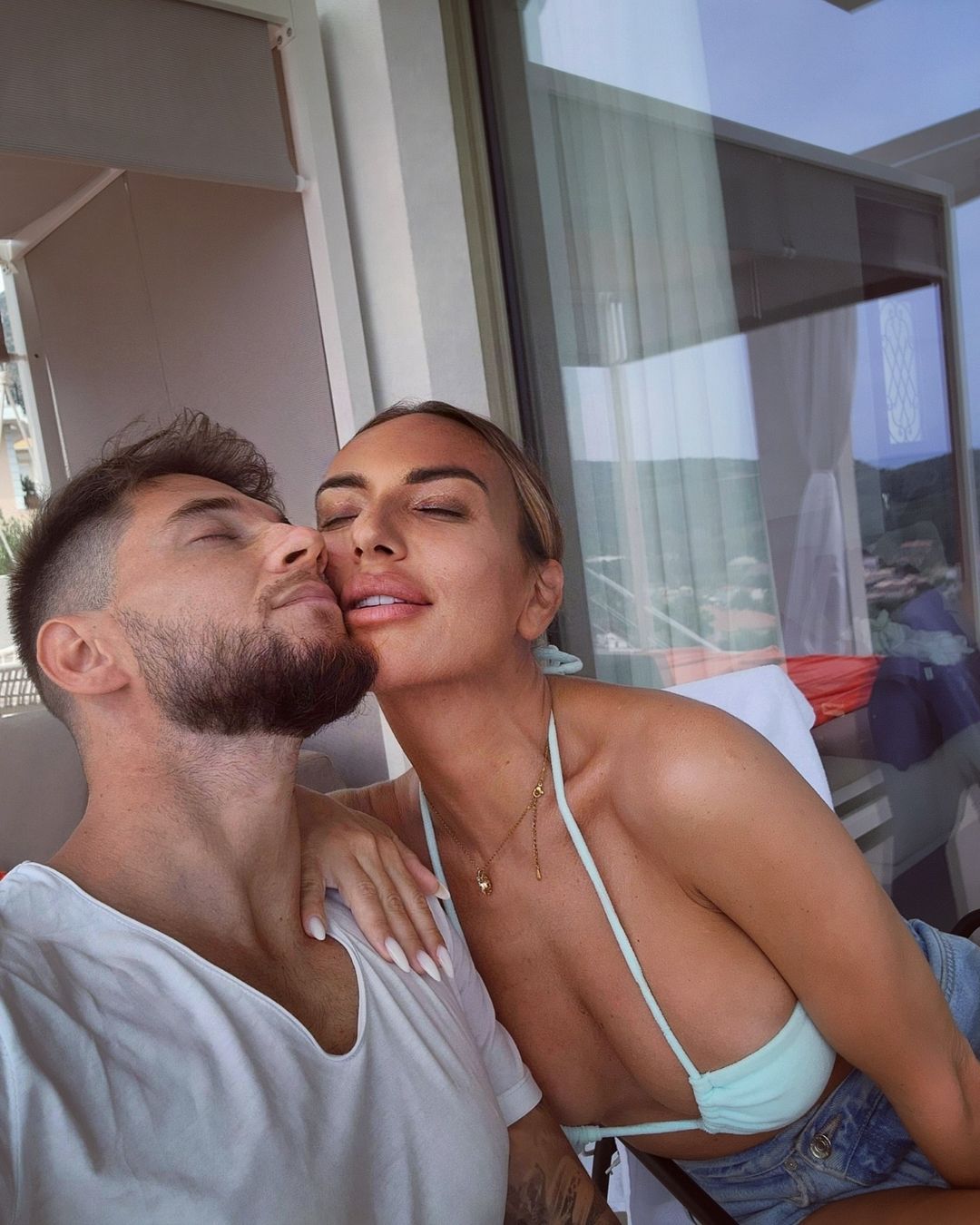 Joca Stefanović pokazao novu devojku, pevač u ljubavi sa koleginicom: Ivana ima dvoje dece iz prvog braka (FOTO) 6 Magic