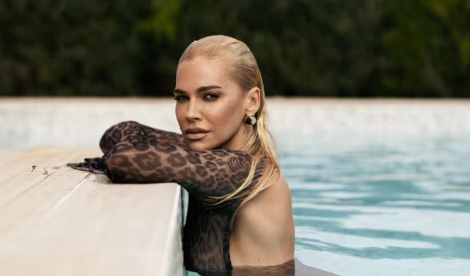 Nataša Bekvalac u provokativnom kupaćem zapalila društvene mreže: Pevačica ovako proslavlja rođendan na Ibici (FOTO) 5 Screenshot 2024 09 27 140502