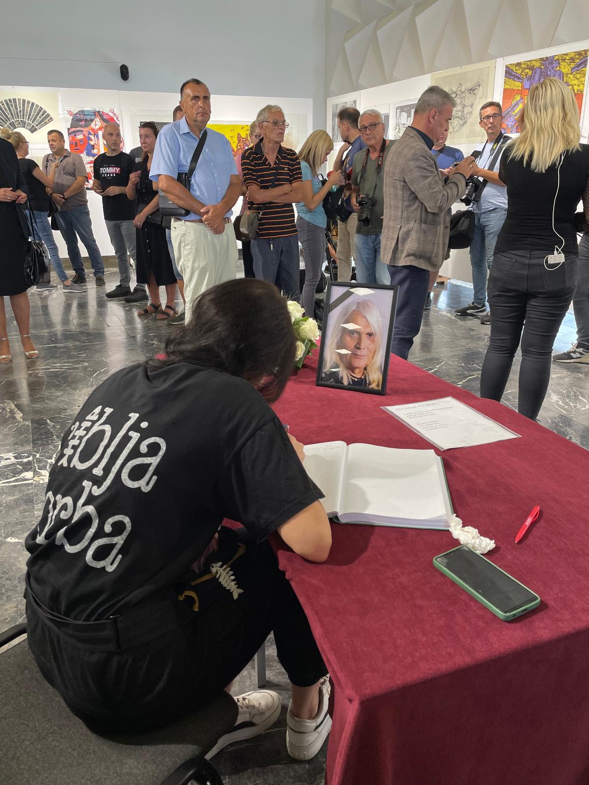 Komemoracija u Čačku, kolege i prijatelji se opraštaju od Bore Đorđevića (VIDEO) 5 WhatsApp Image 2024 09 07 at 10.40.25