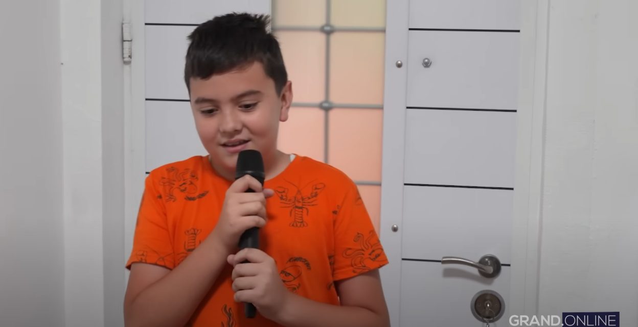 Da li će prešišati sestru? Ovo je mlađi brat Andrijane Petrušovske koji peva kao slavuj (VIDEO) 7 brat andrijane petrušovske