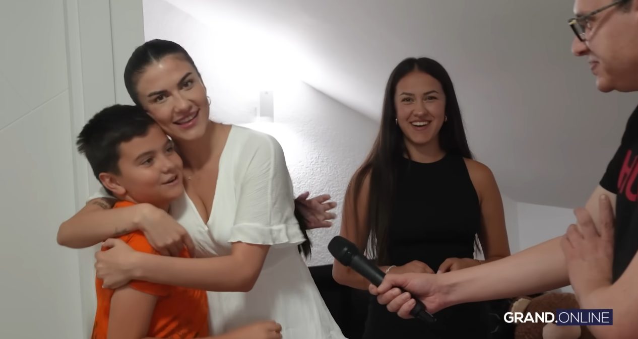 Da li će prešišati sestru? Ovo je mlađi brat Andrijane Petrušovske koji peva kao slavuj (VIDEO) 5 brat andrijane petrušovske