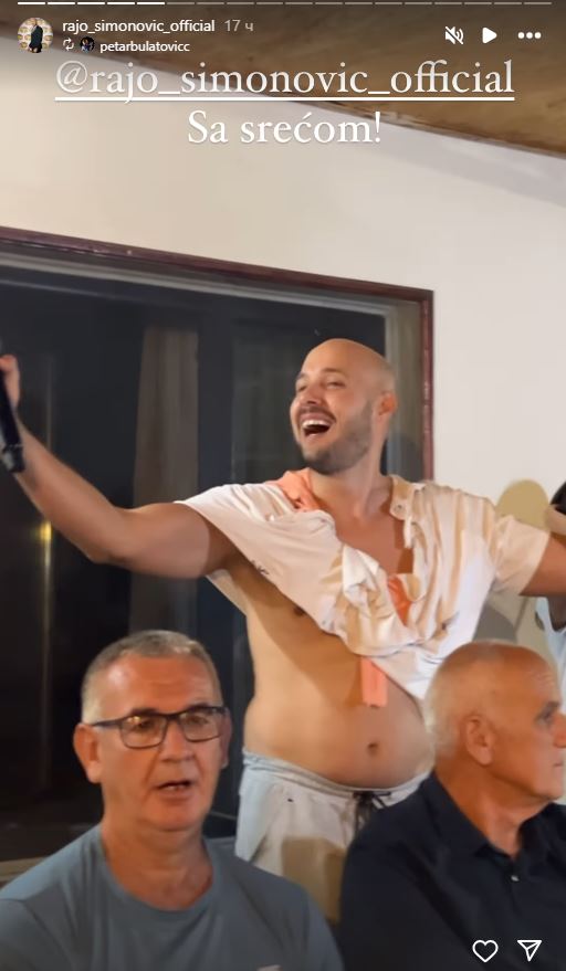 Bejbi bum u "Zvezdama Granda": Posle Krstinje, pevač postao tata po treći put 5 rajo 1 1