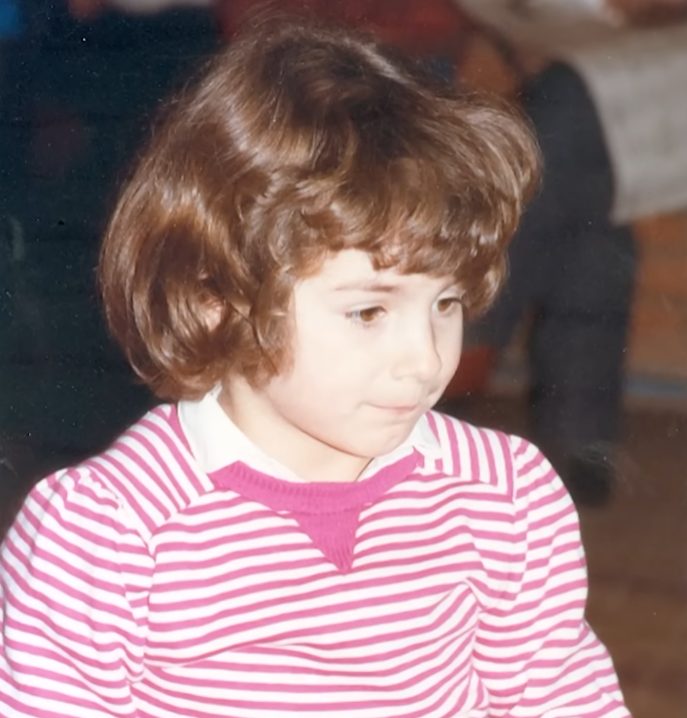 Od slatke devojčice do pevačice koja je fascinirala najveće zvezde: Nikad je ne biste prepoznali (FOTO) 5 renata kukolj kao devojčica