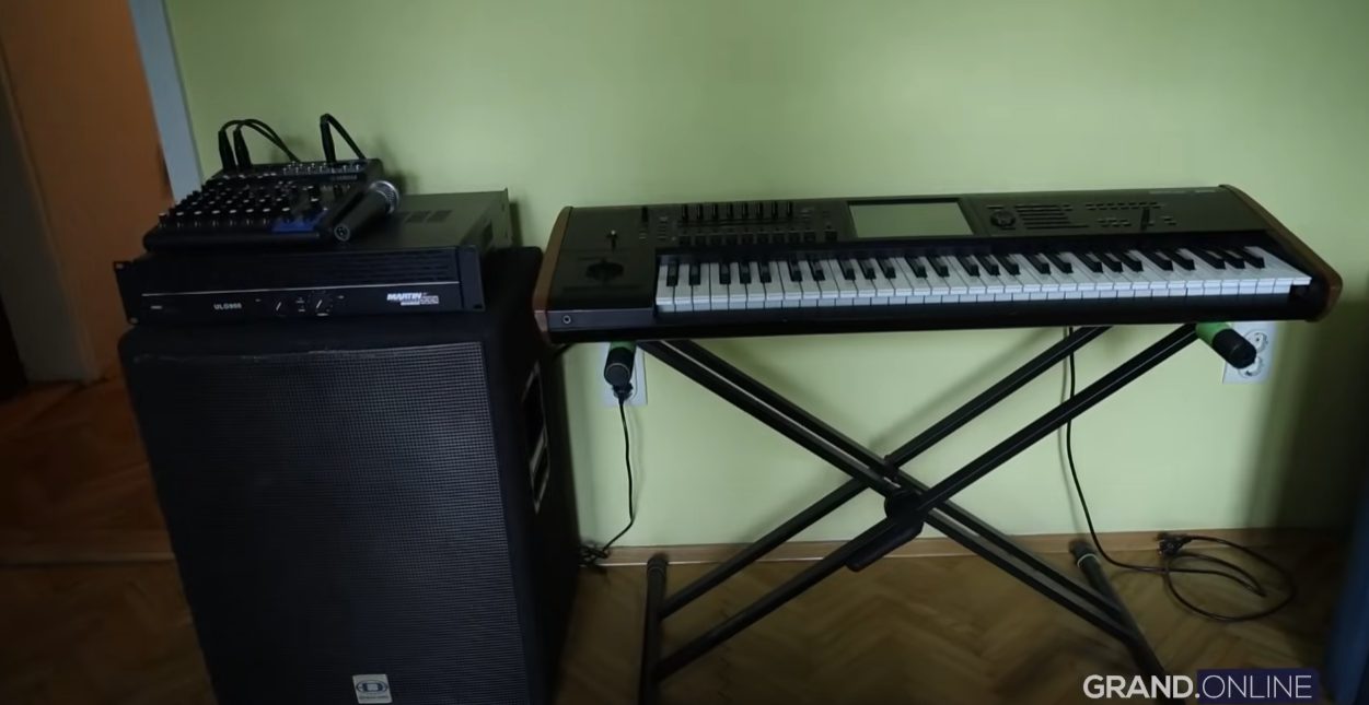 Zavirite u porodičnu kuću Petra Krekića zbog koje zastaju prolaznici (VIDEO) 11 soba petra krekica