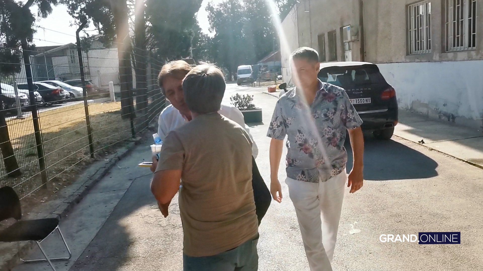 Žika Jakšić stigao na prvo snimanje "Nikad nije kasno", evo kome se voditelj najviše obradovao VIDEO 6 žika jakšić stigao na prvo snimanje