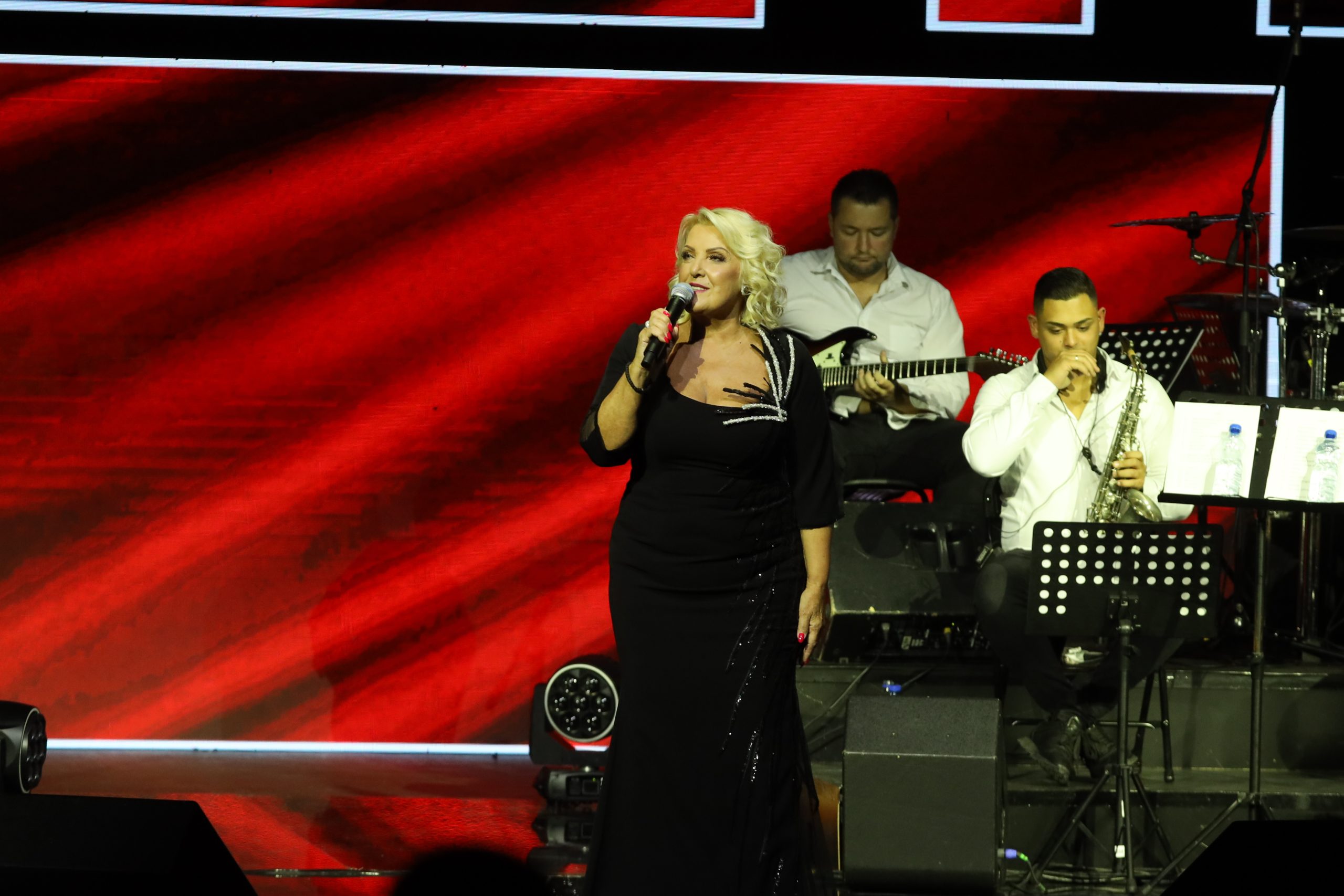 Počeo drugi koncert Snežane Đurišić, legenda narodne muzike dočekana kao kraljica u Beogradu VIDEO 5 0A0A0217