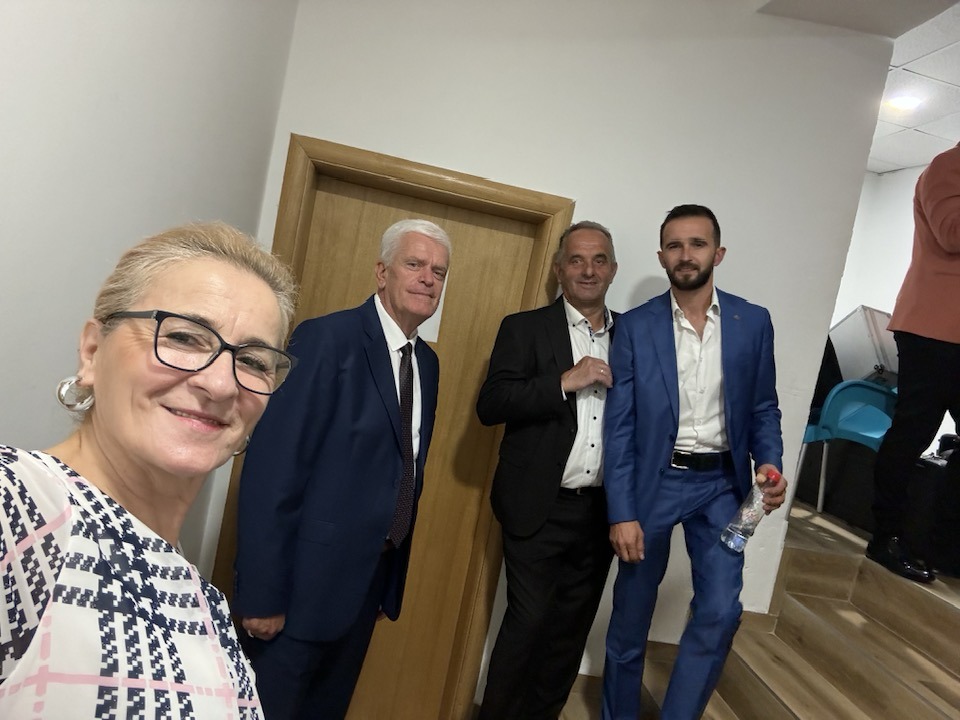 Maestro Bosanac i Mirsada Mekić osvojili Bosnu: Ovo morate da čujete (VIDEO) 8 461699697 10232095496908609 8771397550866050183 n